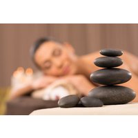 80' Masaje con piedras calientes + Spa