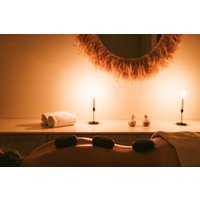 Masaje con piedras calientes