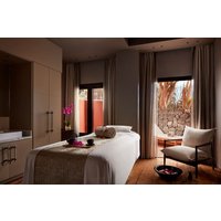 Masaje con piedras calientes